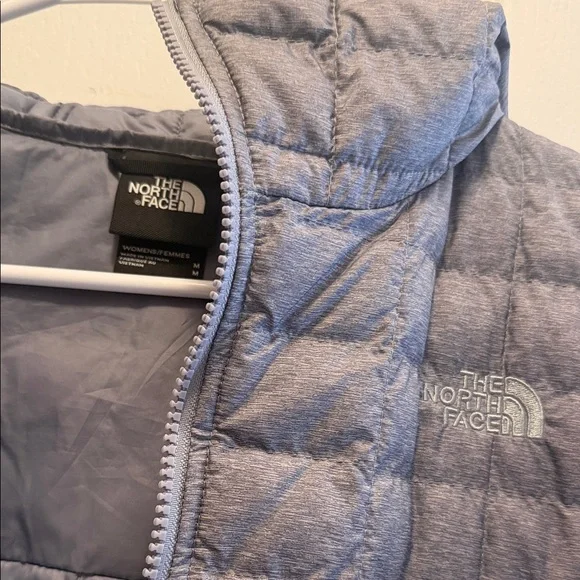 The North Face Women's Gray Thermoball Parka - Picture 5 of 7